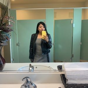 Meet your Posher, Cynthia